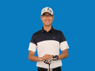 王闖：江漢大學(xué)高爾夫?qū)W院畢業(yè)，專業(yè)高爾夫教練，中國(guó)高爾夫協(xié)會(huì)認(rèn)證教練，美國(guó)TPI認(rèn)證教練，中國(guó)高爾夫協(xié)會(huì)《青少年運(yùn)動(dòng)技能等級(jí)標(biāo)準(zhǔn)》考評(píng)員