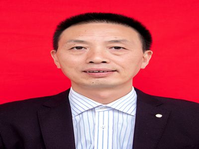 冉澤明：遠(yuǎn)恒佳學(xué)校小學(xué)部副校長，高級(jí)教師，全國優(yōu)秀教師、全國新教育榜樣教師、重慶市骨干教師，榮獲重慶市美術(shù)優(yōu)質(zhì)課一等獎(jiǎng)