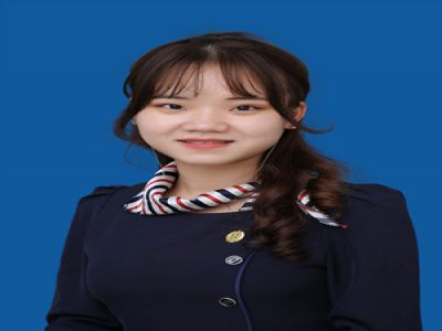 朱玉：信息技術(shù)，畢業(yè)于福建師范大學(xué)計(jì)算機(jī)科學(xué)與技術(shù)專業(yè)。曾擔(dān)任西山文武學(xué)校高中信息技術(shù)老師和福建師范大學(xué)第二附屬小學(xué)機(jī)器人老師，參與福建省“REL機(jī)器人工程挑戰(zhàn)賽”場地設(shè)計(jì)。
