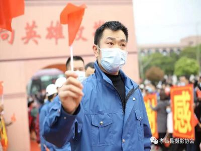 榜樣的力量2：逆行“請戰(zhàn)”湖北，妻子為他點(diǎn)贊！