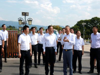 劉小強書記率領(lǐng)區(qū)領(lǐng)導(dǎo)集體調(diào)研遠恒佳學(xué)?！P(guān)注教育、關(guān)心教育、支持教育